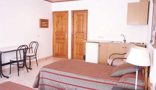 Habitación con 2 camas individuales