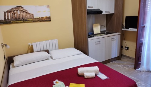 Habitación básica con 1 cama doble o 2 individuales