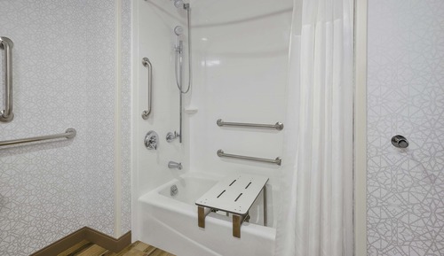 Habitación, 1 cama de matrimonio grande, bañera (Refrigerator & Microwave)