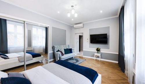 Apartamento de lujo (1st Floor Apartment at Backyard)