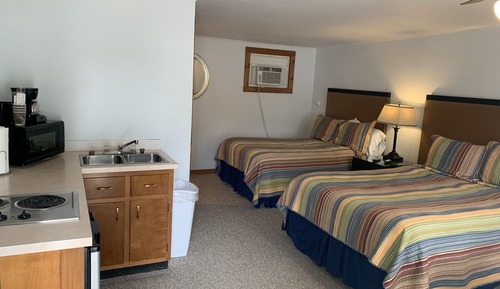 Habitación clásica, varias camas, cocina básica (Pet Friendly)