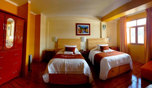 Habitación con 2 camas individuales, vistas al jardín