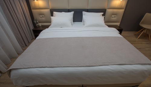 Habitación triple Deluxe, 1 cama de matrimonio grande, no fumadores, vistas a la ciudad
