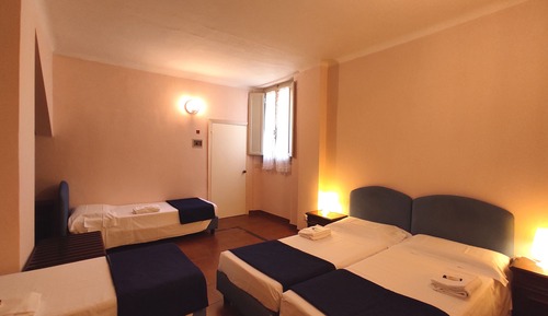 Habitación cuádruple económica