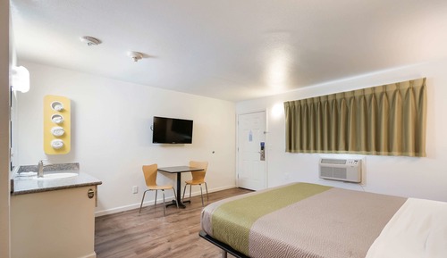 Habitación Deluxe, 1 cama de matrimonio grande, fumadores, frigorífico y microondas