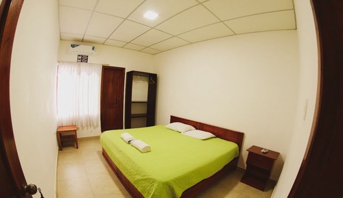 Habitación económica con 1 cama doble o 2 individuales