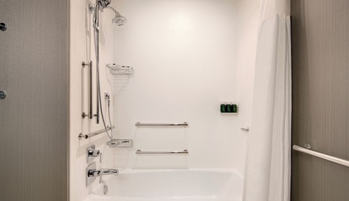 Habitación, 1 cama de matrimonio grande, vistas a la ciudad (Mobility Accessible, Tub)