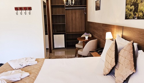 Habitación Deluxe, 1 cama de matrimonio, bañera de hidromasaje, vistas a la montaña
