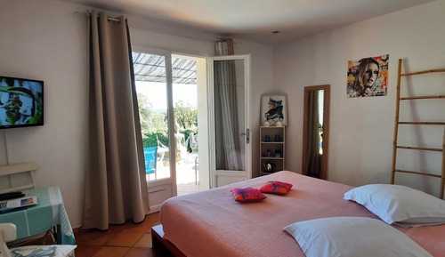 Habitación Confort doble, 1 cama de matrimonio grande