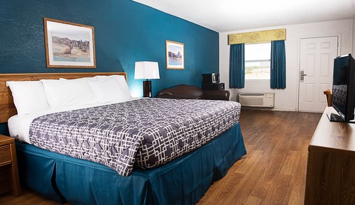 Habitación individual básica, 1 cama de matrimonio grande con sofá cama, no fumadores