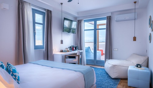 Habitación junior doble, acceso a la piscina, vistas al mar (Private Terrace)