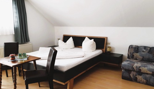 Habitación doble, en edificio anexo (Attic - Dachgeschoss)