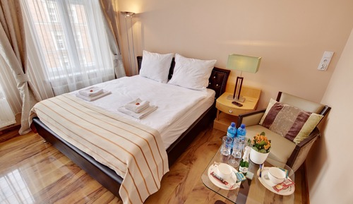Habitación Deluxe doble, 1 cama de matrimonio grande, vistas a la ciudad