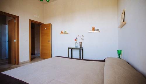 Habitación triple, vistas al jardín (Lavanda)