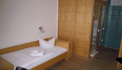 Habitación individual, baño compartido