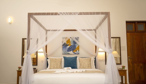 Suite Royal, 1 cama de matrimonio grande, patio, en la zona del jardín