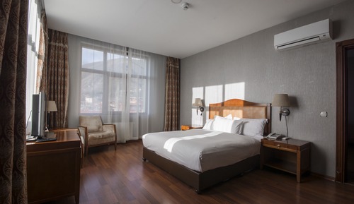 Corner Suite 