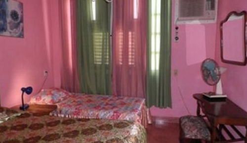 Habitación triple, varias camas
