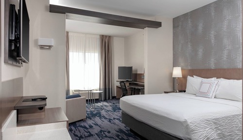 Suite estudio, 1 cama de matrimonio grande con sofá cama, no fumadores (Hearing Accessible)