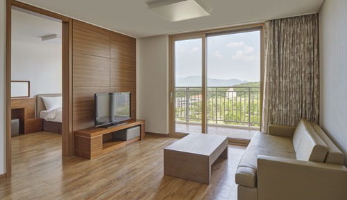 [SONO Water-ful PKG] WEST Suite B(Kitchen/Standard/Double) - Ocean adventure tickets for 2 included
