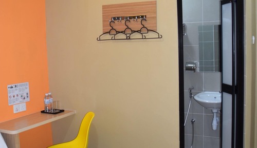 Habitación con 2 camas individuales (Without Window)