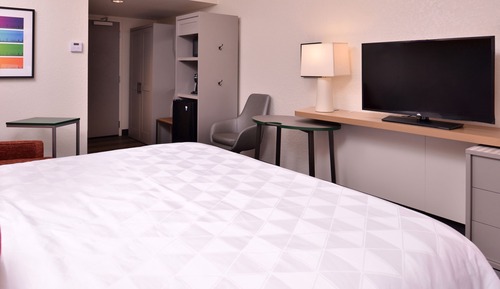 Habitación estándar, 1 cama de matrimonio grande (Mobility, Roll-In Shower)