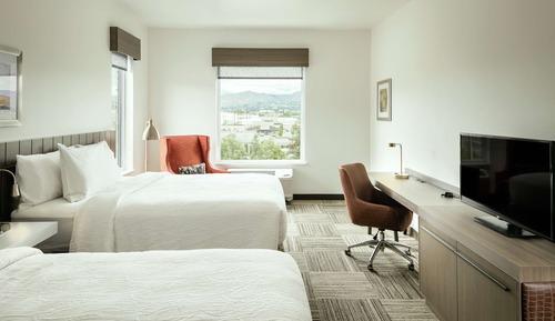 Habitación, 2 camas de matrimonio, vistas al río