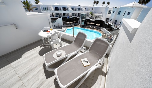 Suite junior, vistas a la piscina