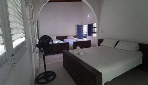 Habitación cuádruple básica, varias camas, no fumadores