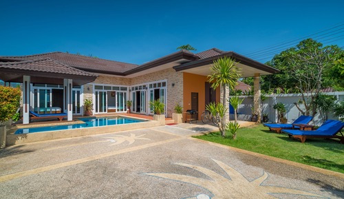 3 Bedroom Pool Villa with Garden