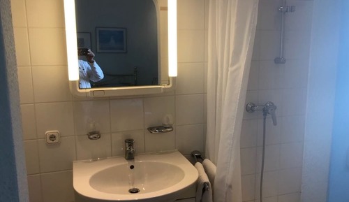 Habitación doble, baño privado, vistas al jardín (Bernstein)