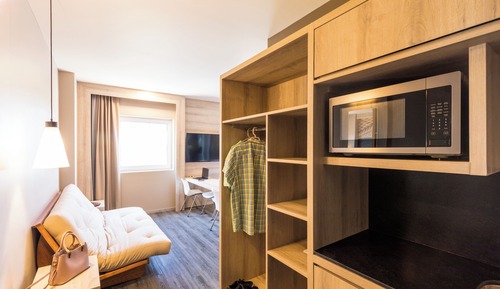 Suite, 1 cama de matrimonio grande con sofá cama