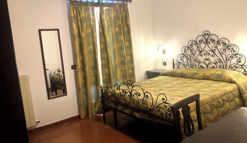 Habitación superior con 1 cama doble o 2 individuales