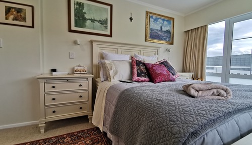 Habitación superior, 1 cama de matrimonio, baño privado, vistas al lago