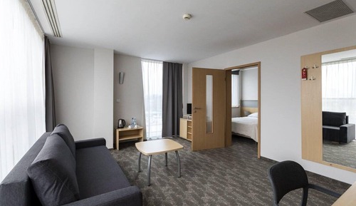Suite estudio Confort, 1 cama de matrimonio grande con sofá cama, no fumadores