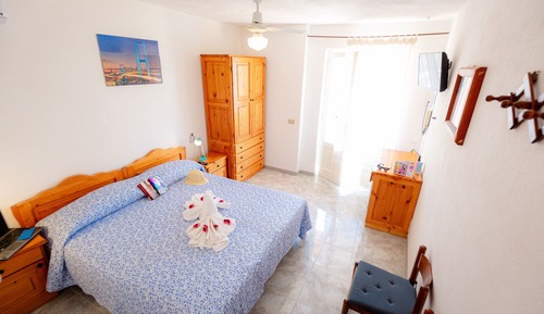 Habitación estándar con 1 cama doble o 2 individuales (Fan)