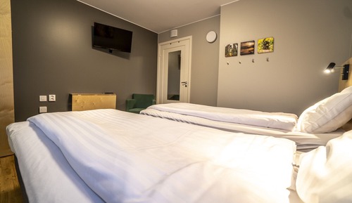Habitación básica con 1 cama doble o 2 individuales