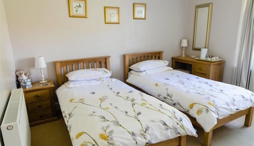 Habitación con 2 camas individuales