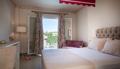 Suite junior, vistas a la piscina