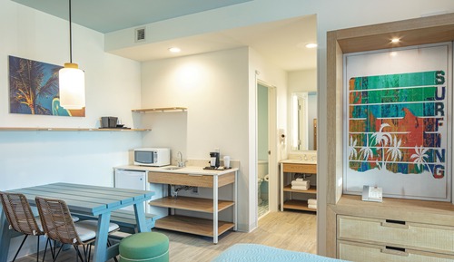 Suite, 2 habitaciones, vistas a la piscina (Mobility, Roll-in Shower)