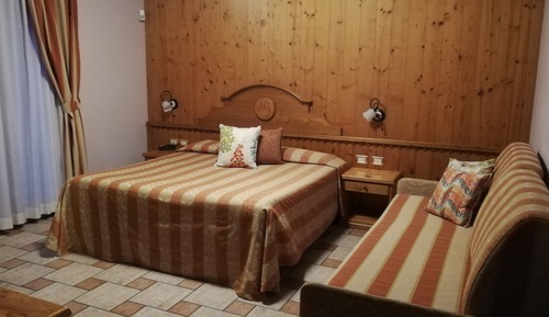 Habitación triple clásica