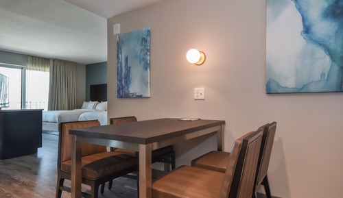 Suite estudio ejecutiva, 1 cama doble, no fumadores, balcón (Oceanfront)