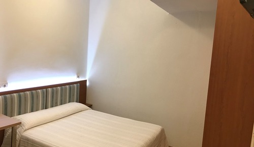 Habitación económica con 1 cama doble o 2 individuales