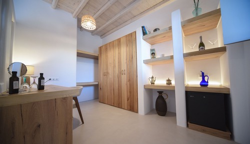 Suite Deluxe, bañera de hidromasaje, vistas a la piscina