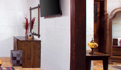 Deluxe Suite with Jacuzzi and Turkish Bath