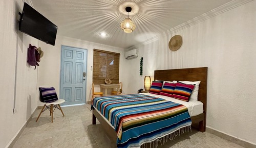 Habitación superior, 1 cama de matrimonio grande, vistas a la piscina