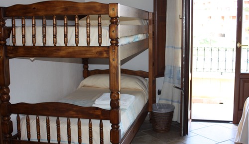 Habitación superior con 1 cama doble o 2 individuales