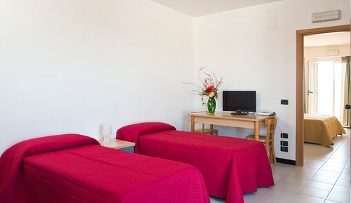 Habitación familiar, varias camas, habitaciones comunicadas (5 pax)