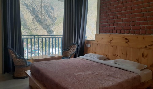 Couple Friendly Room