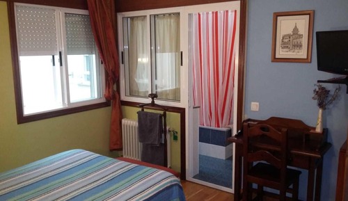 Habitación doble, baño privado